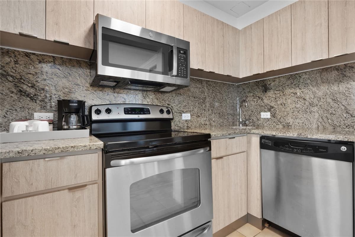1000 EL CONQUISTADOR AVE — photo 14 of 19