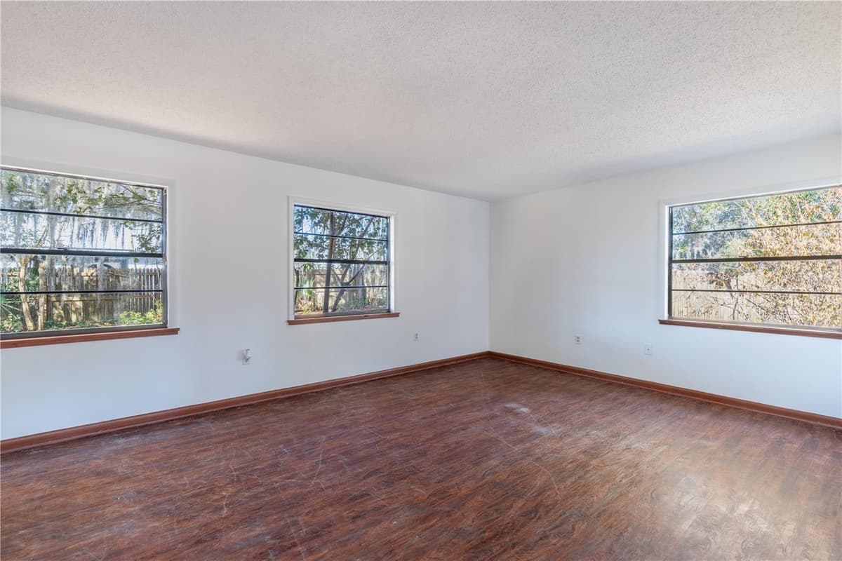 40043 8TH AVENUE — photo 15 of 27