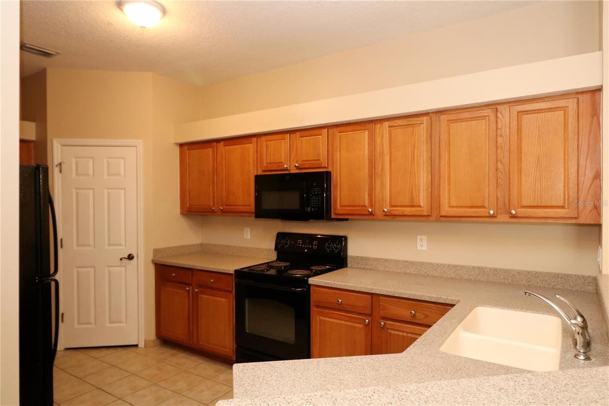104 LAUREL WOOD WAY — photo 9 of 31