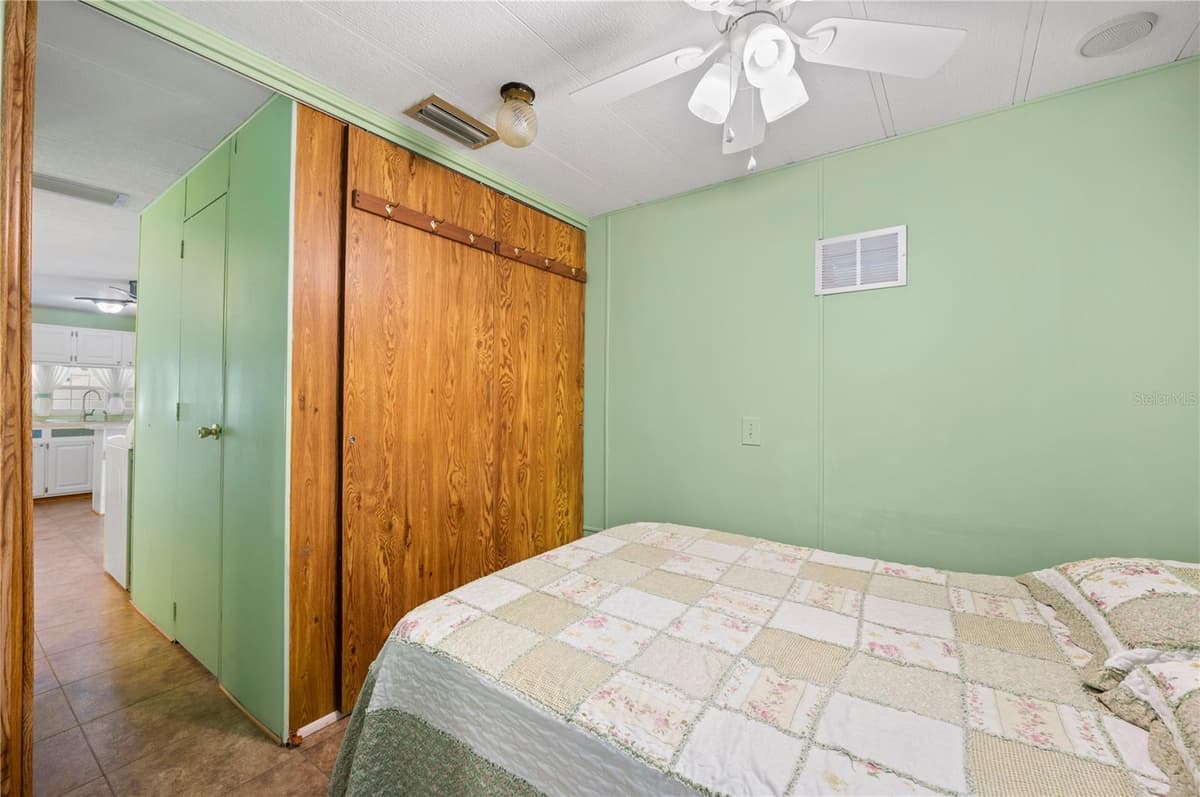 21 SILVERSIDES STREET — photo 24 of 48