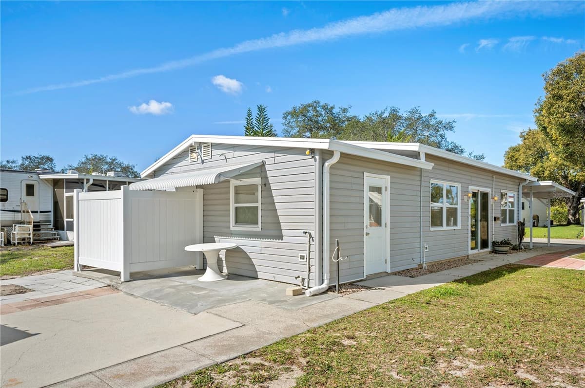 21 SILVERSIDES STREET — photo 37 of 48
