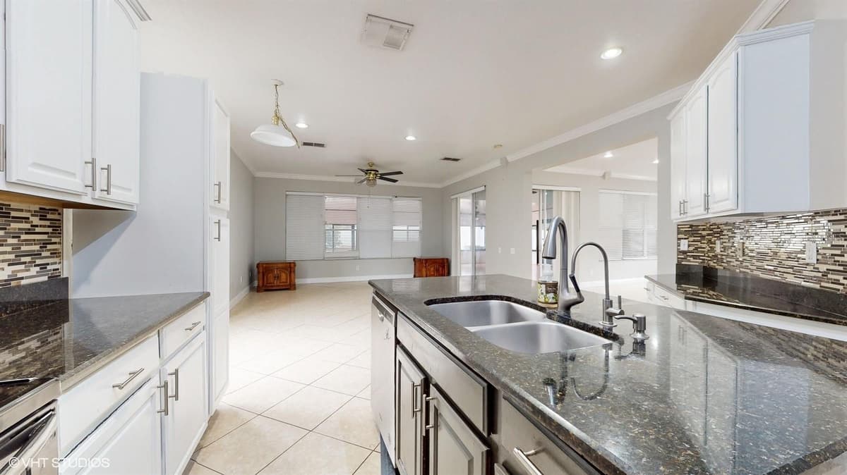 1278 SNUG HARBOR DRIVE — photo 16 of 37