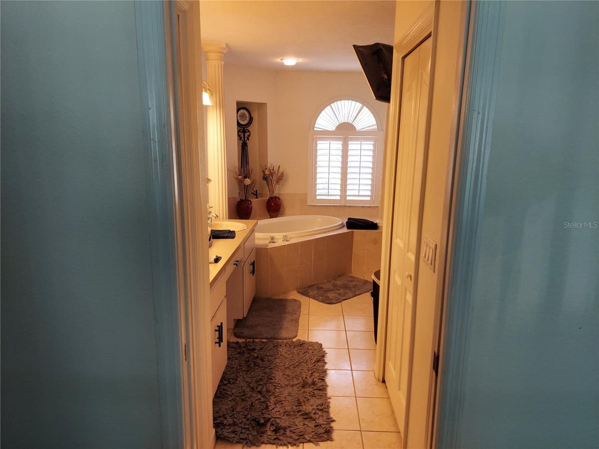 5735 LENA DRIVE — photo 29 of 95