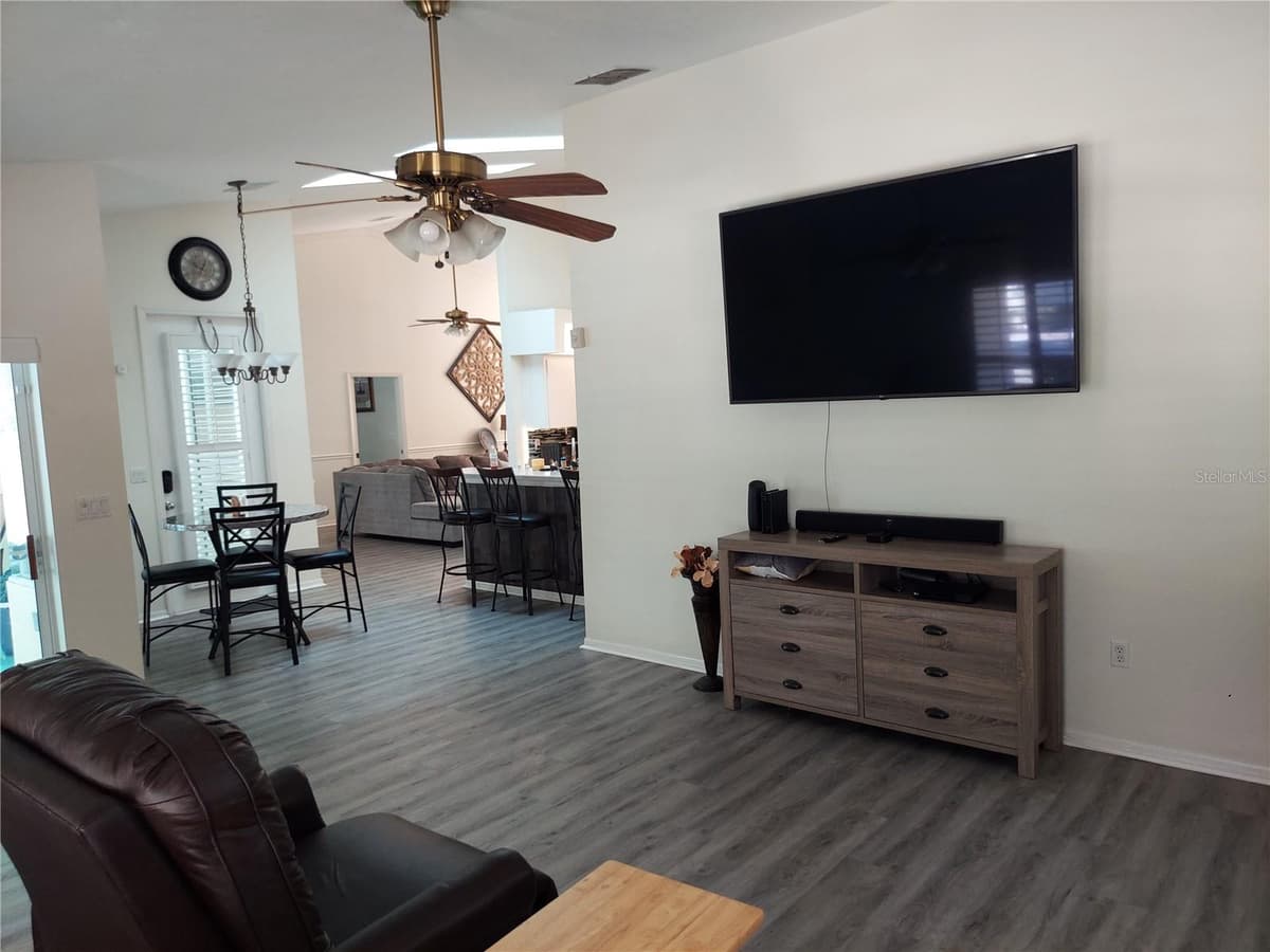 5735 LENA DRIVE — photo 20 of 95