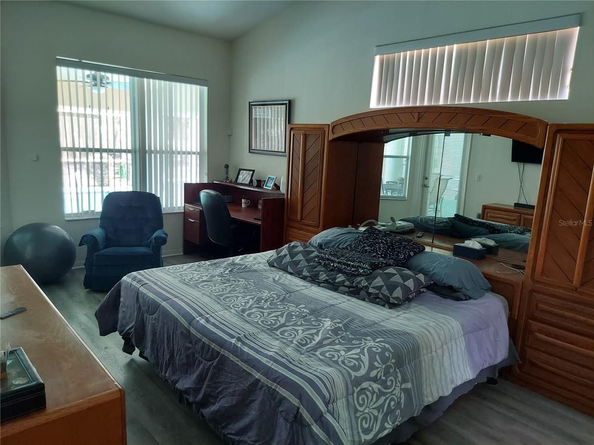 5735 LENA DRIVE — photo 24 of 95