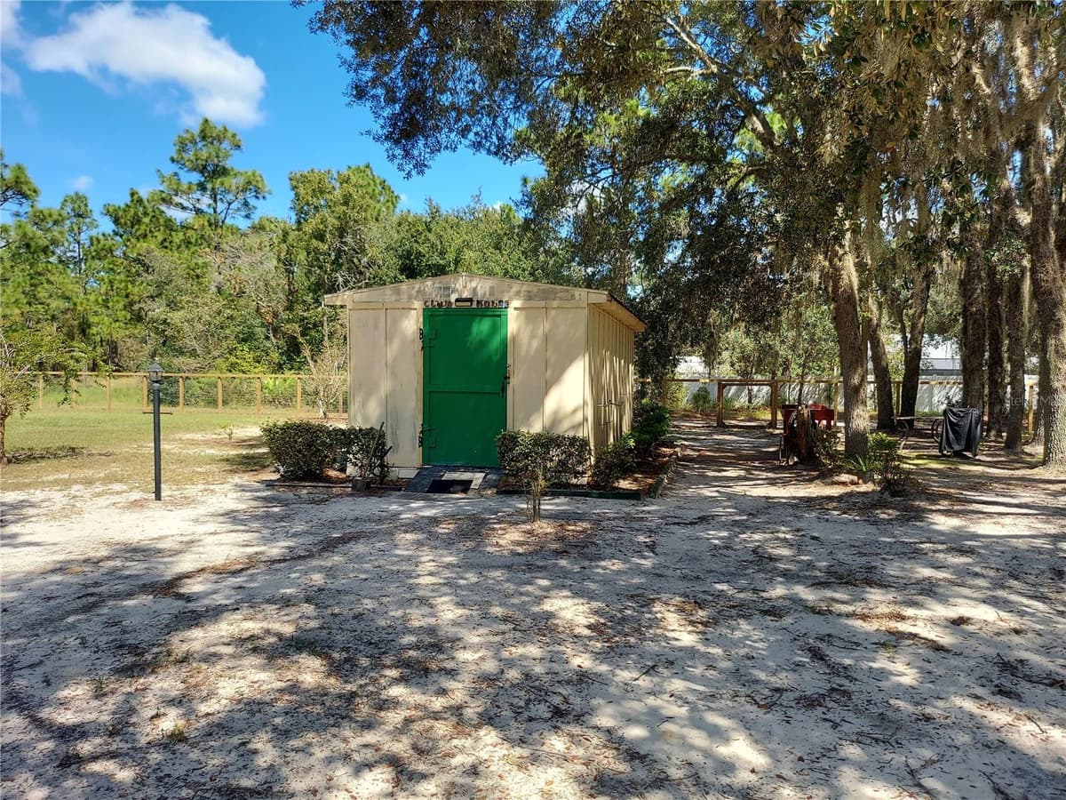 5735 LENA DRIVE — photo 42 of 95