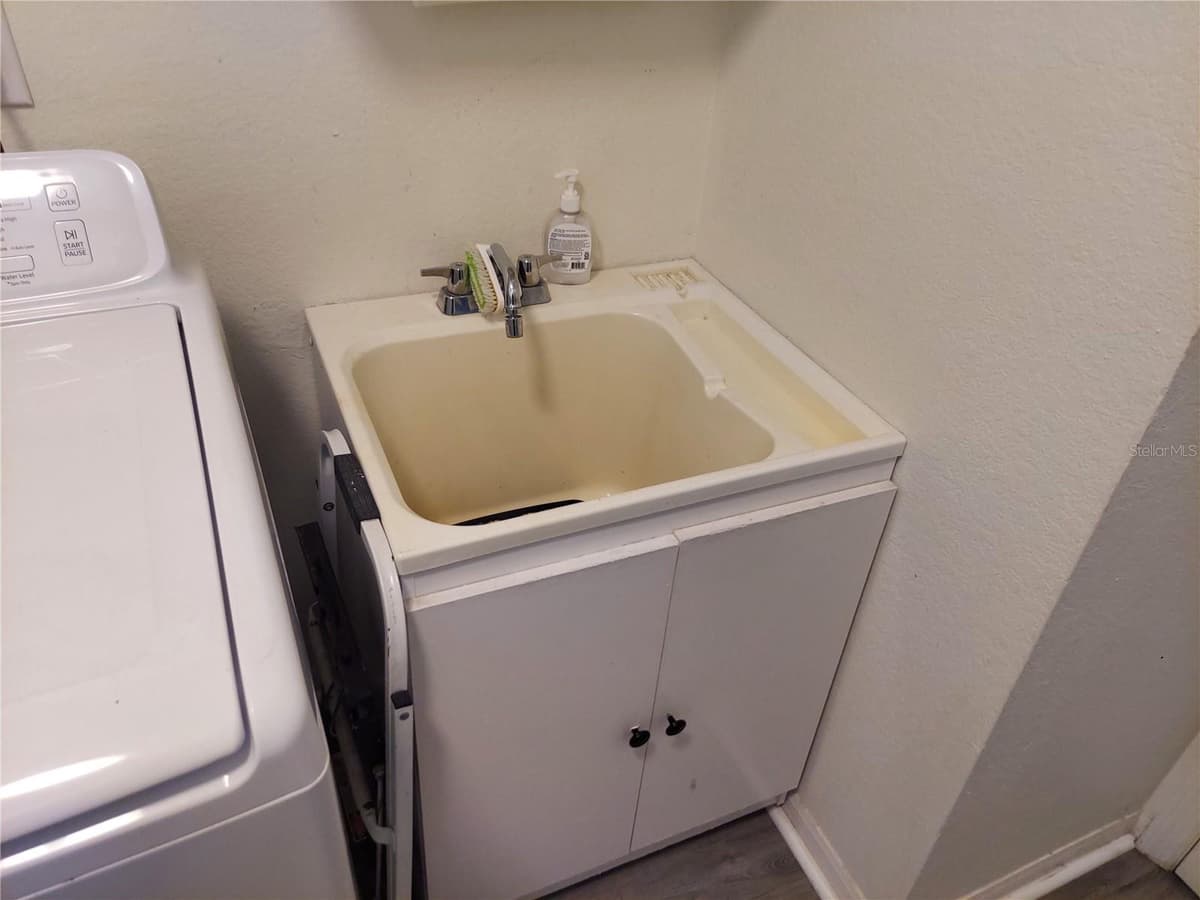 5735 LENA DRIVE — photo 58 of 95