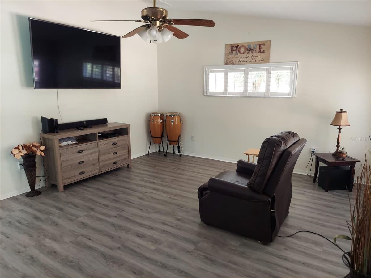 5735 LENA DRIVE — photo 18 of 95
