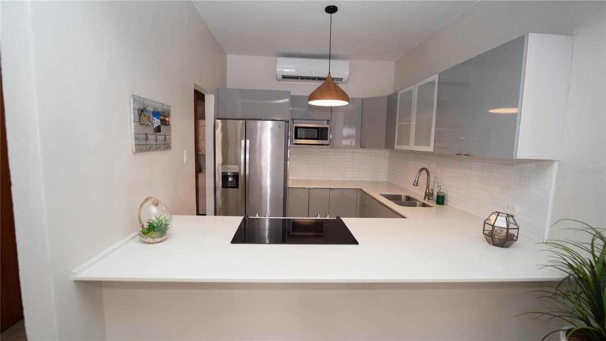 2058 ESPAÑA STREET — photo 13 of 20
