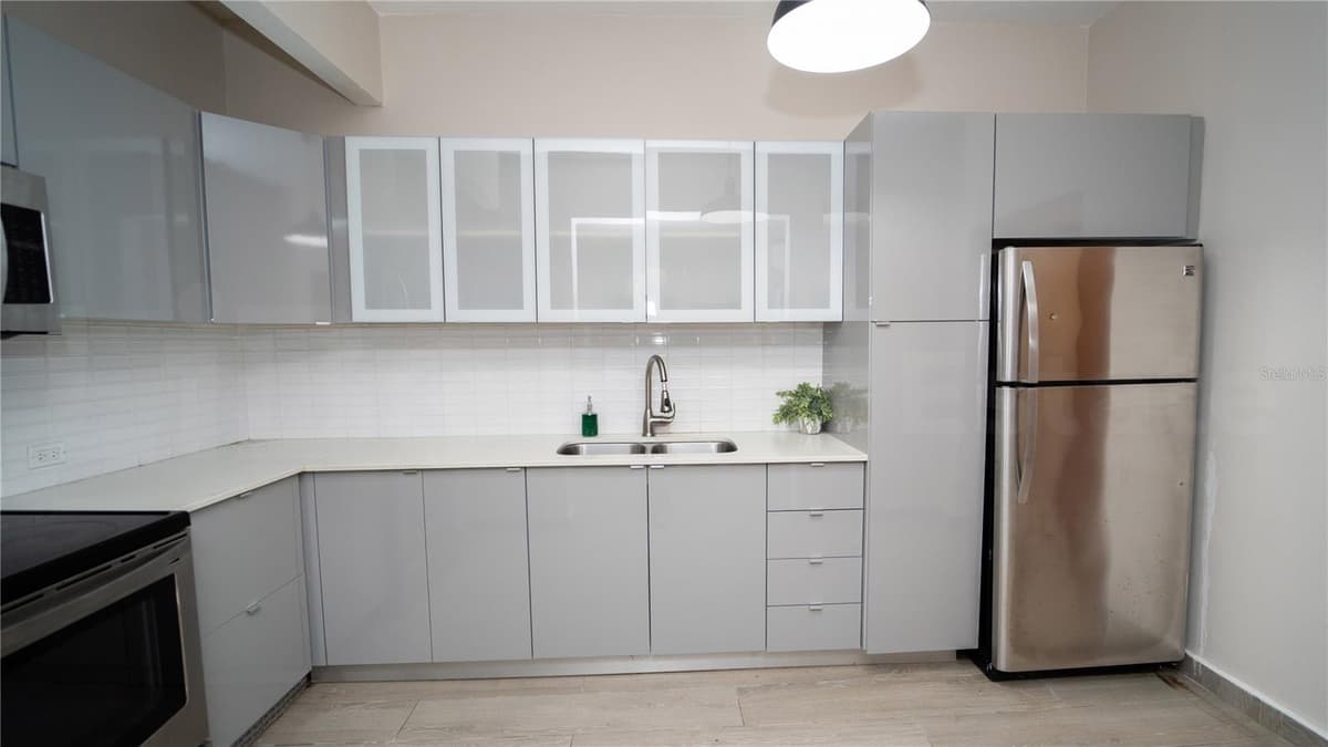 2058 ESPAÑA STREET — photo 4 of 20