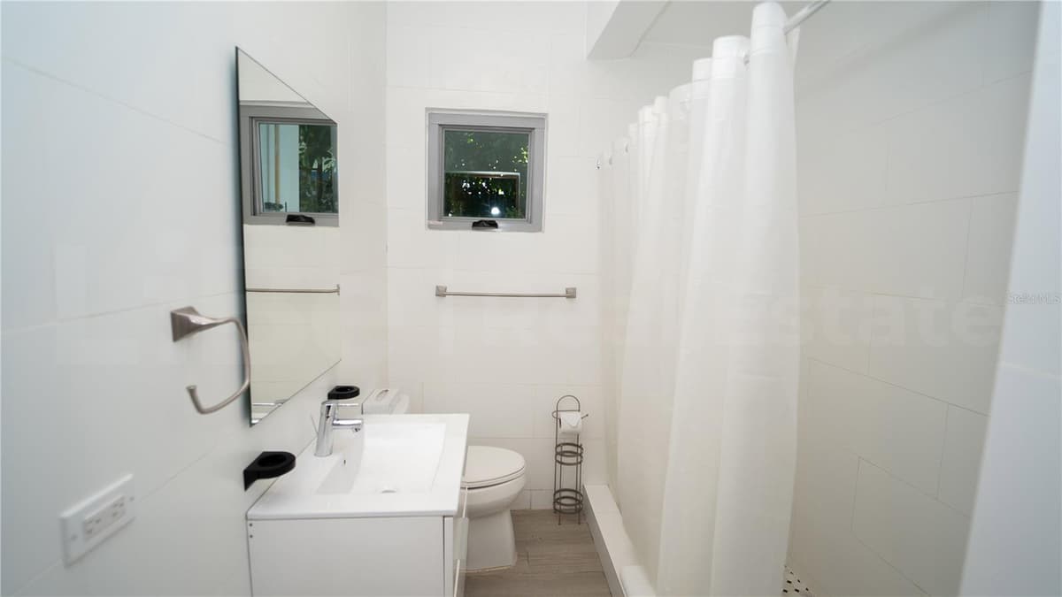 2058 ESPAÑA STREET — photo 5 of 20