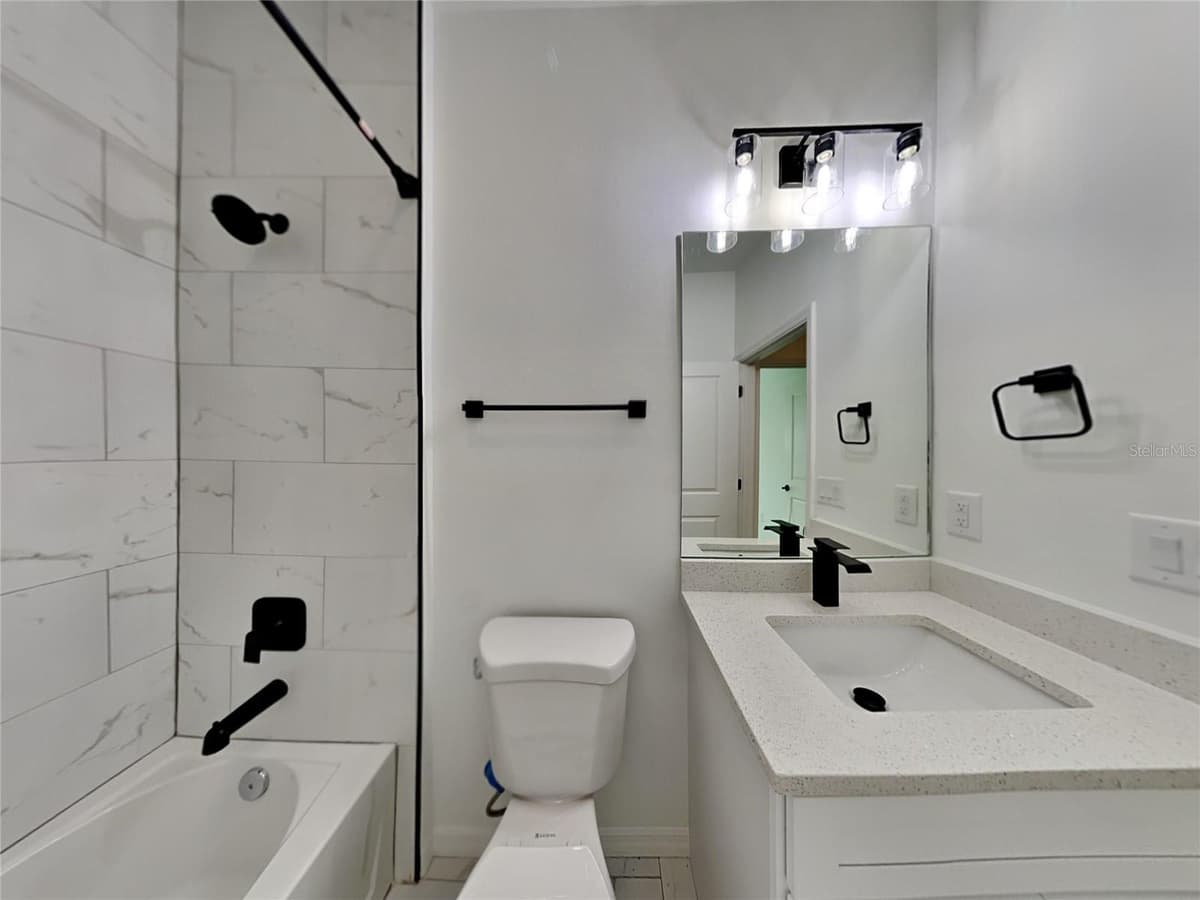 1320 RIO DE JANEIRO AVENUE — photo 11 of 19