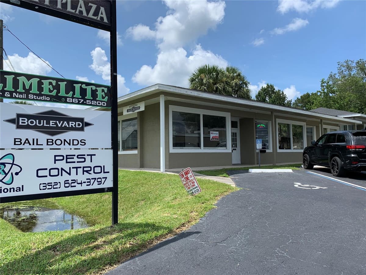 1729 SILVER SPRINGS BOULEVARD — photo 1 of 2