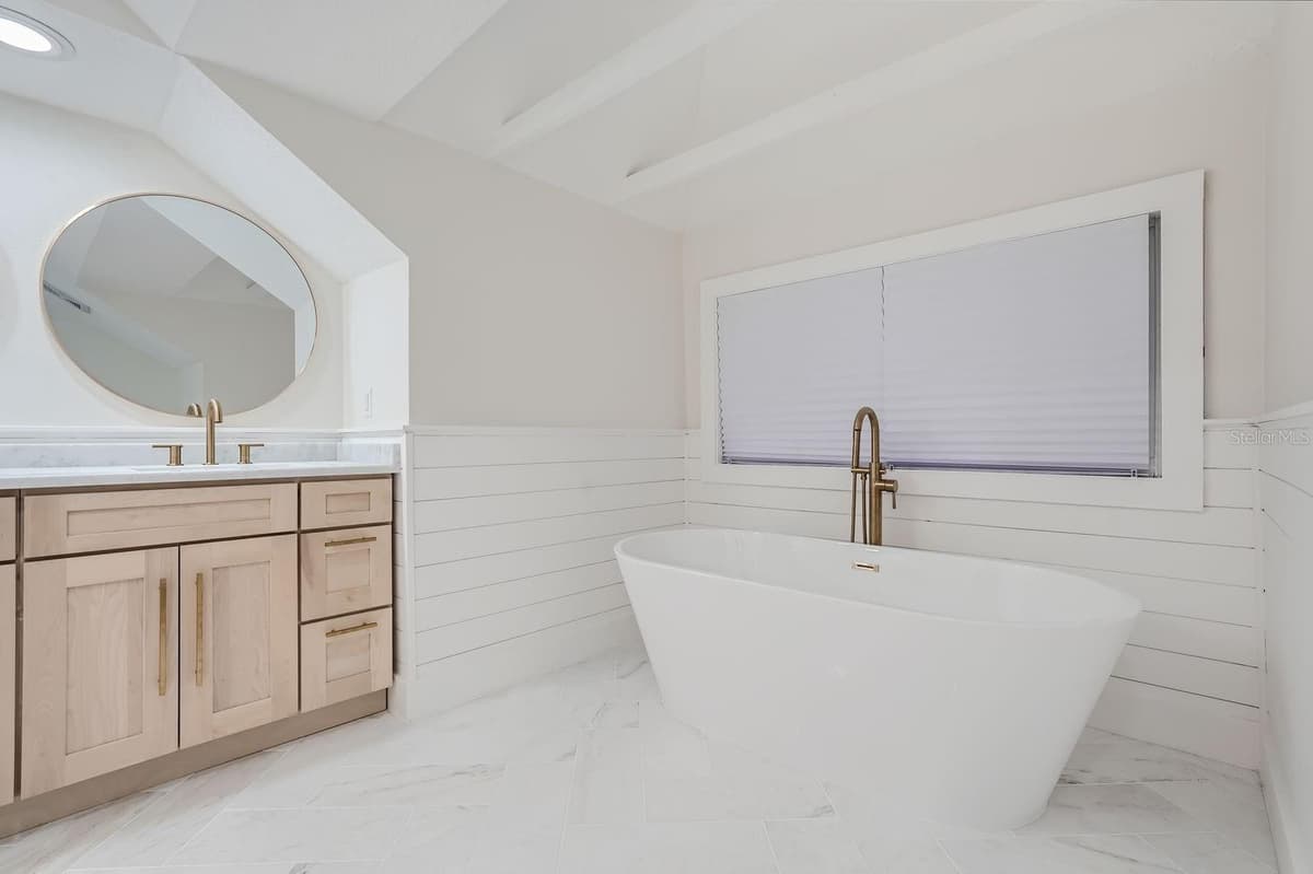 734 MILLS AVENUE — photo 25 of 48