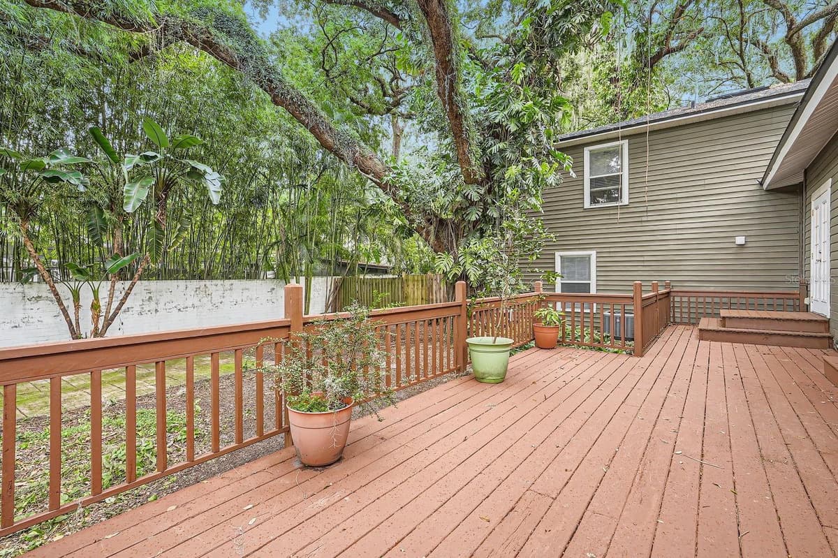 734 MILLS AVENUE — photo 35 of 48