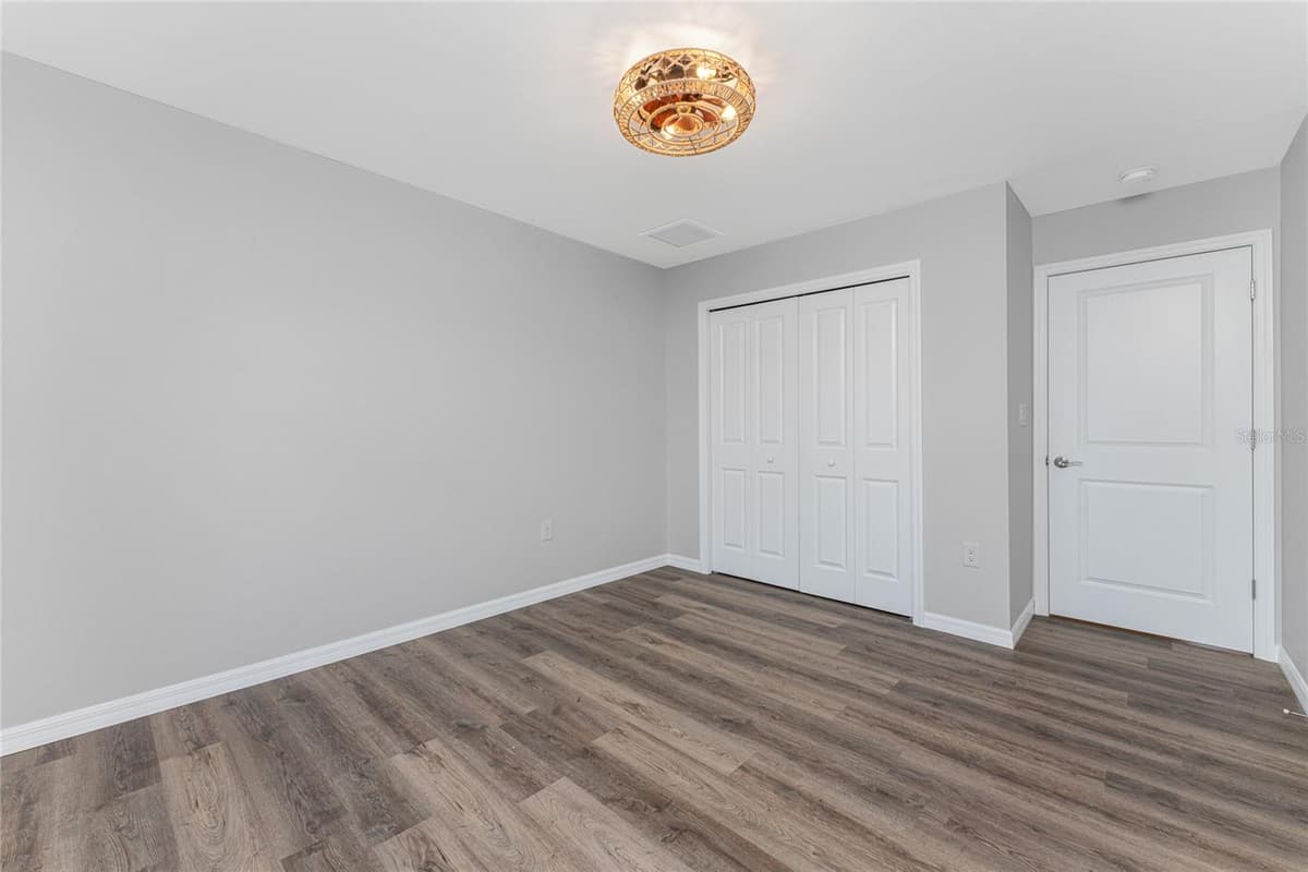 4199 HOLLIS AVENUE — photo 34 of 75