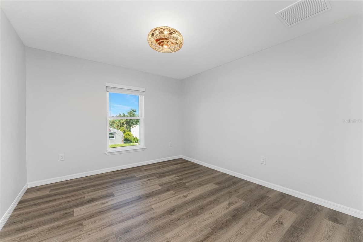 4199 HOLLIS AVENUE — photo 33 of 75
