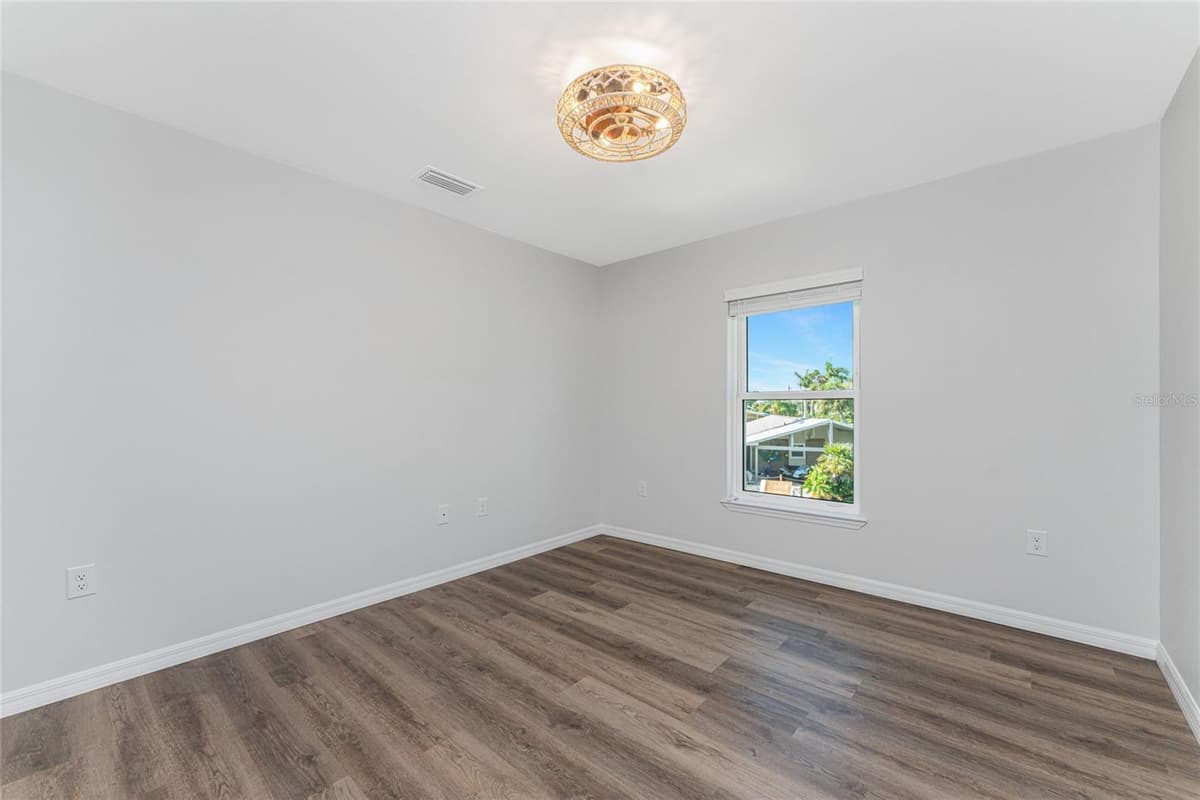 4199 HOLLIS AVENUE — photo 35 of 75