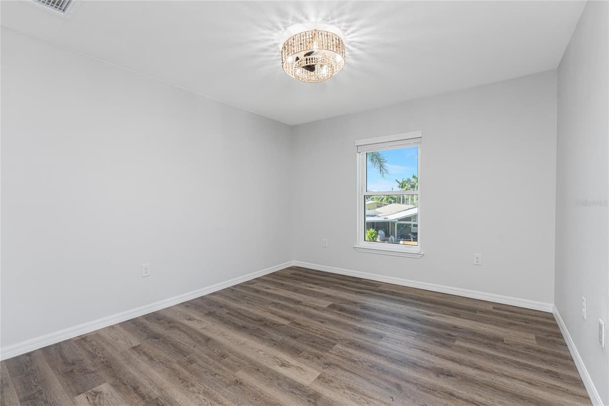 4199 HOLLIS AVENUE — photo 27 of 75