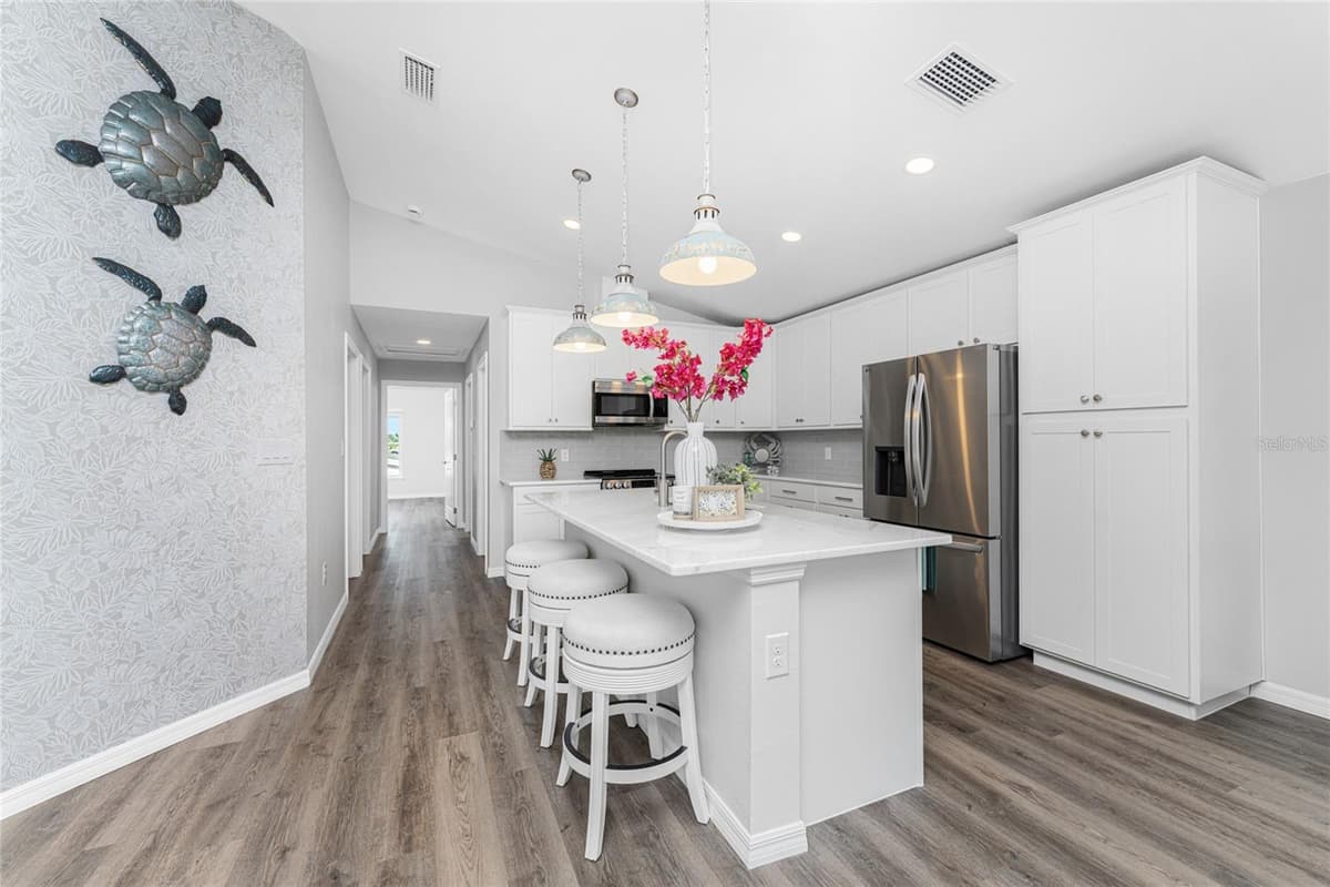 4199 HOLLIS AVENUE — photo 18 of 75