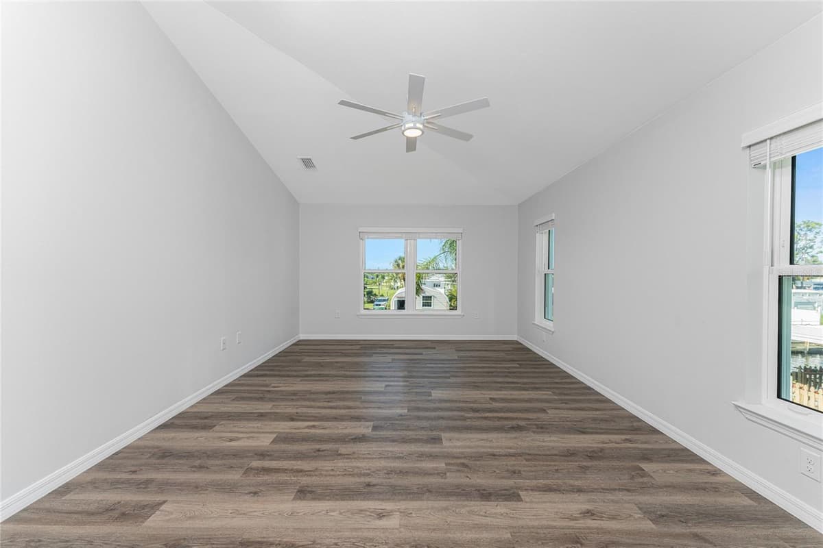 4199 HOLLIS AVENUE — photo 37 of 75