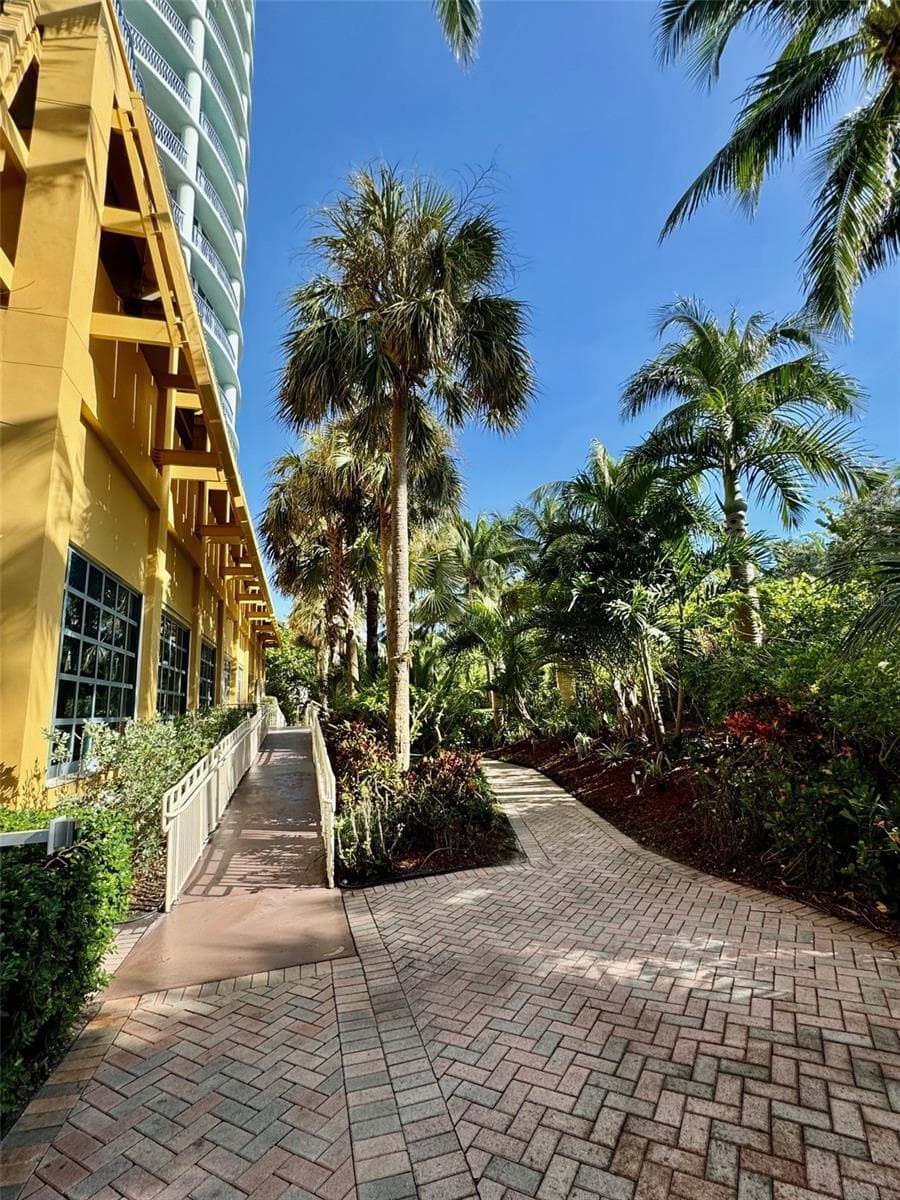 1500 OCEAN DRIVE — photo 38 of 46
