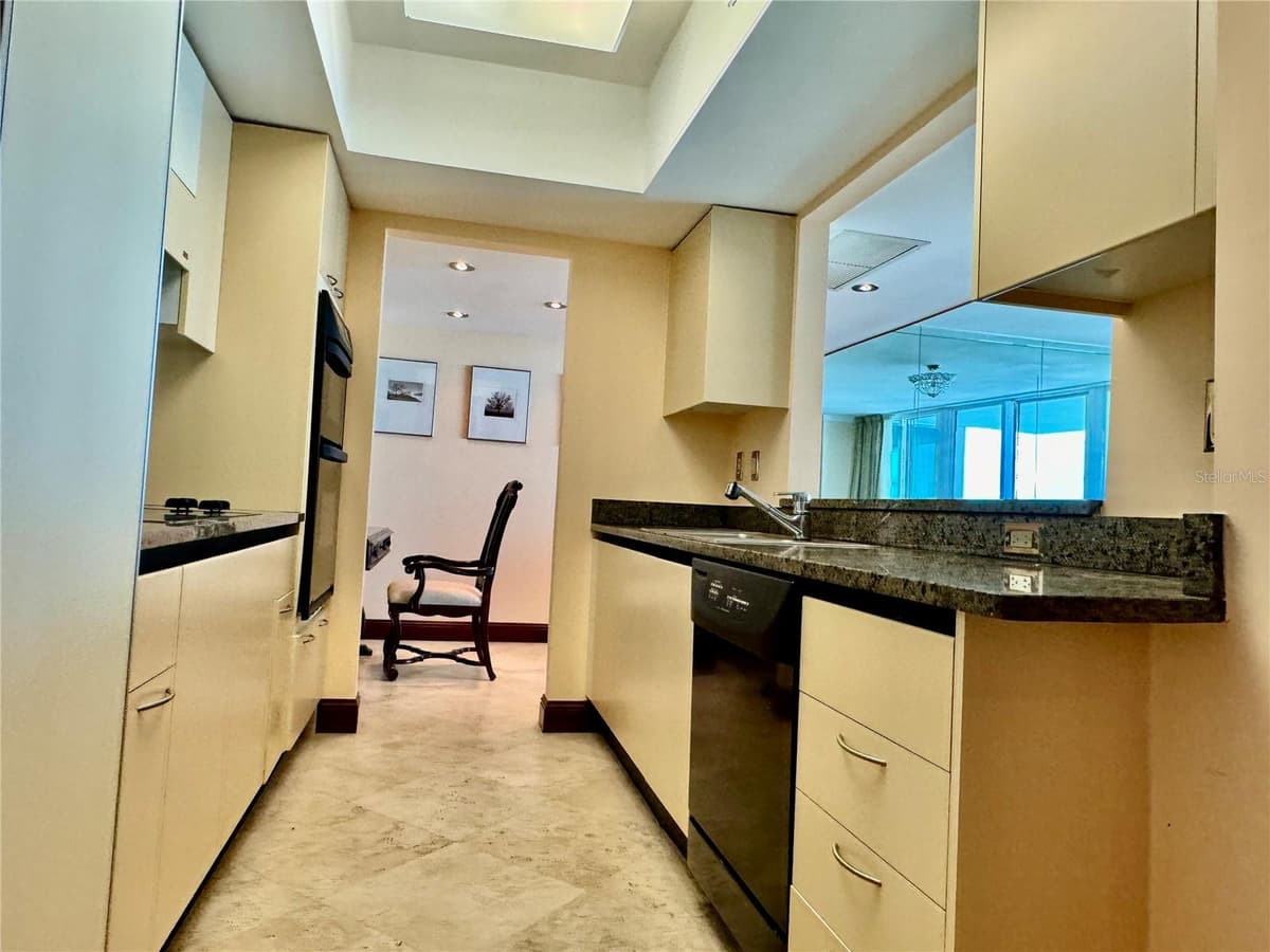 1500 OCEAN DRIVE — photo 10 of 46