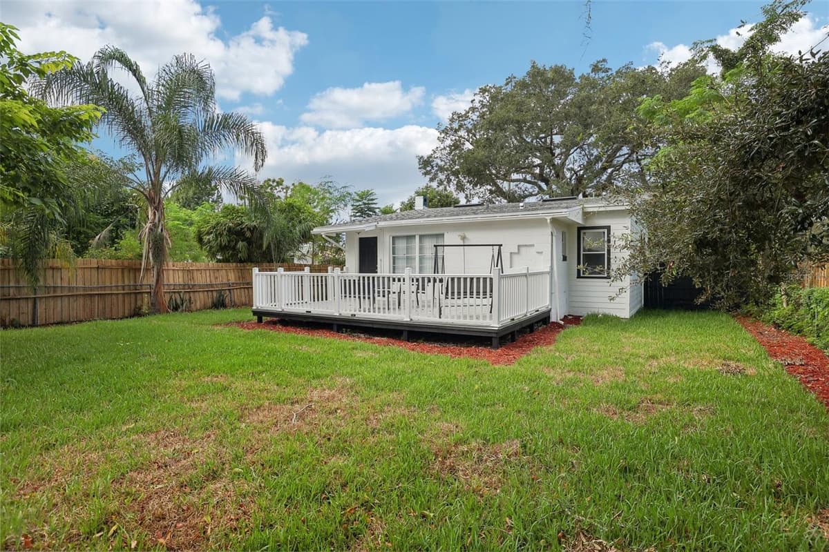 1815 LARKIN AVENUE — photo 39 of 50