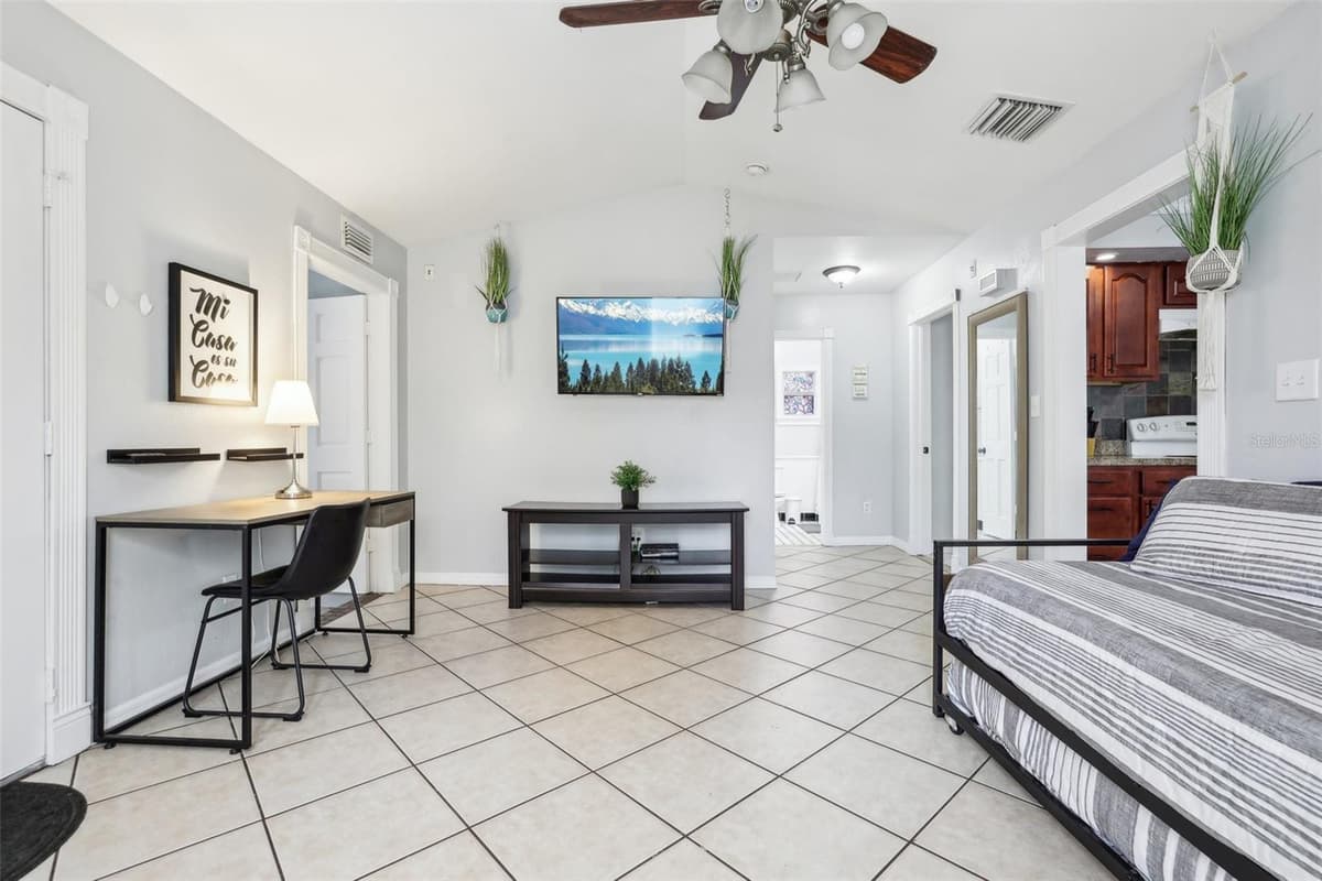 1815 LARKIN AVENUE — photo 9 of 50