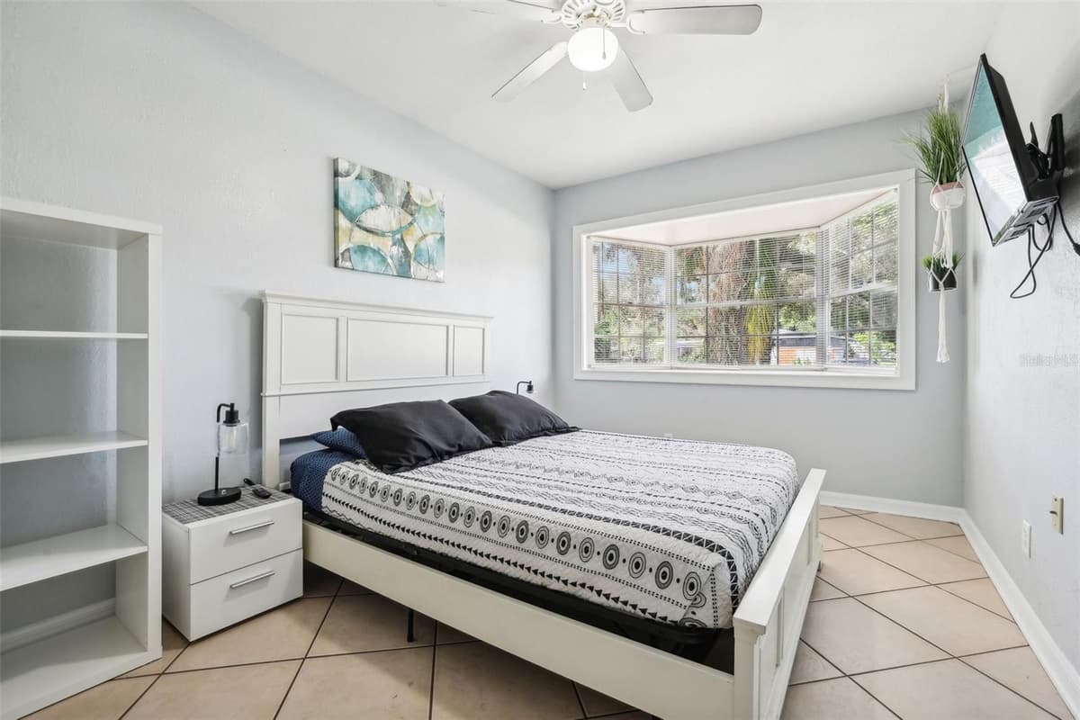 1815 LARKIN AVENUE — photo 18 of 50