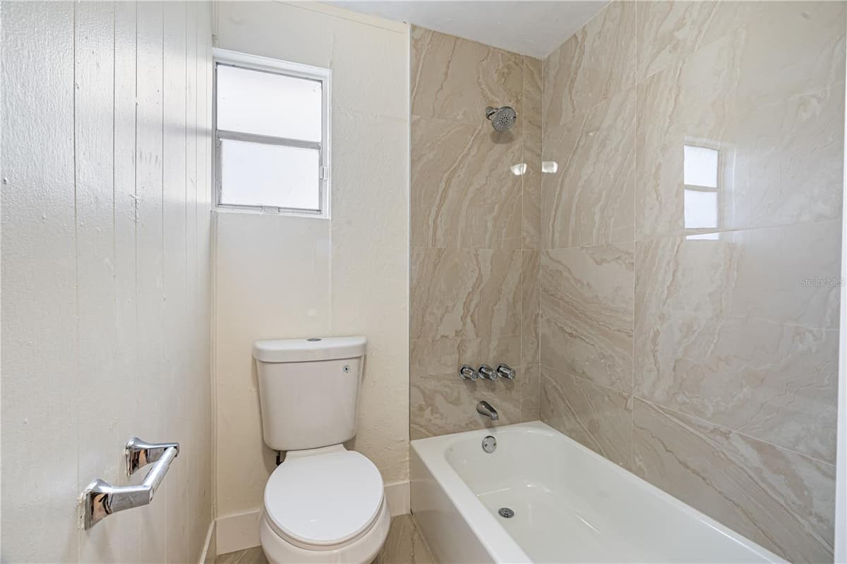 2624 LEE STREET — photo 10 of 18