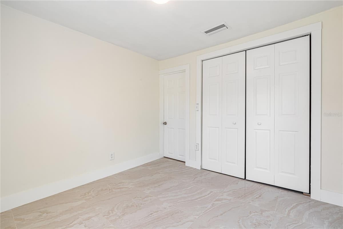 2624 LEE STREET — photo 12 of 18