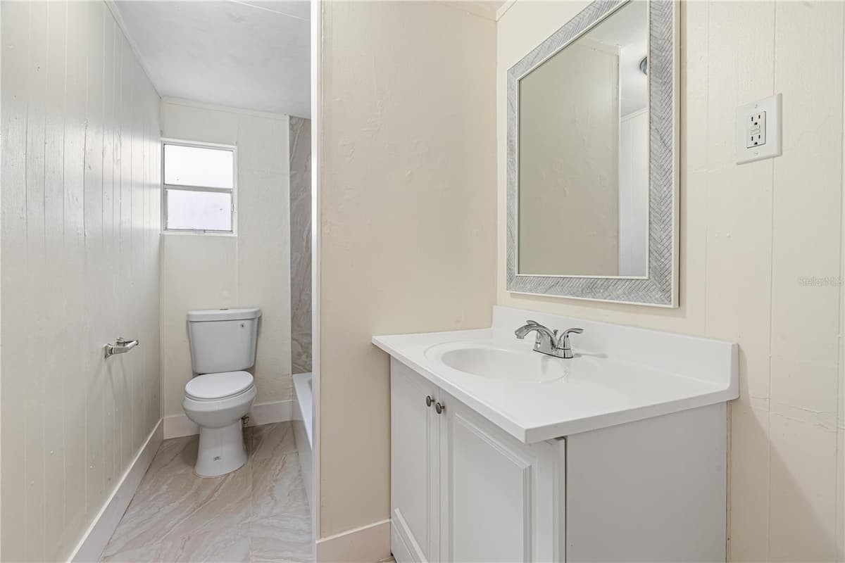 2624 LEE STREET — photo 9 of 18