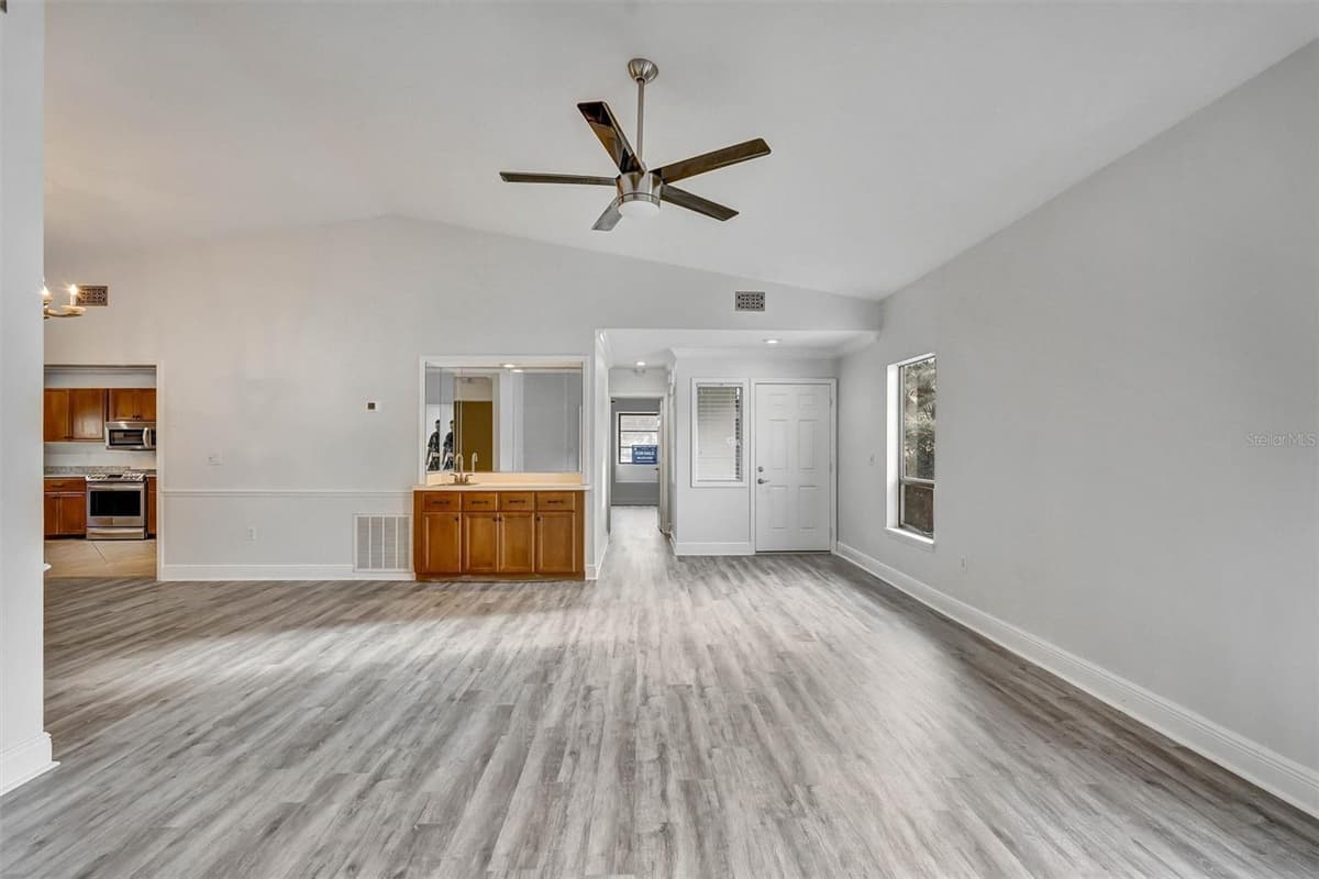 7861 PINE TRACE DRIVE — photo 12 of 36