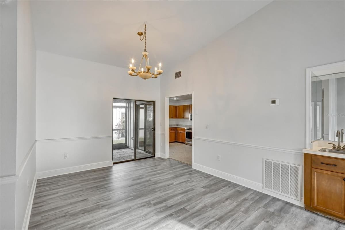 7861 PINE TRACE DRIVE — photo 13 of 36