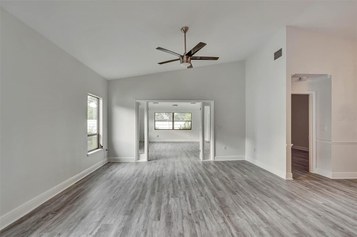 7861 PINE TRACE DRIVE — photo 14 of 36