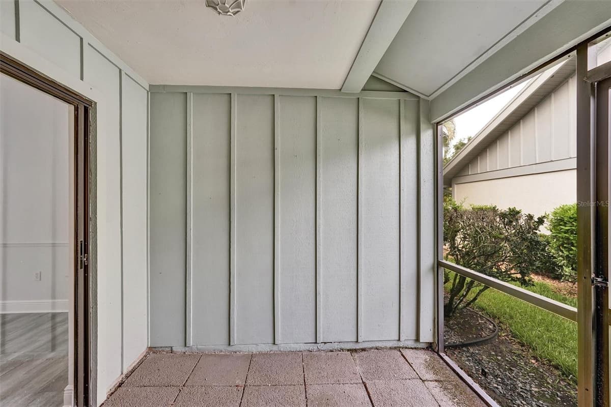 7861 PINE TRACE DRIVE — photo 8 of 36