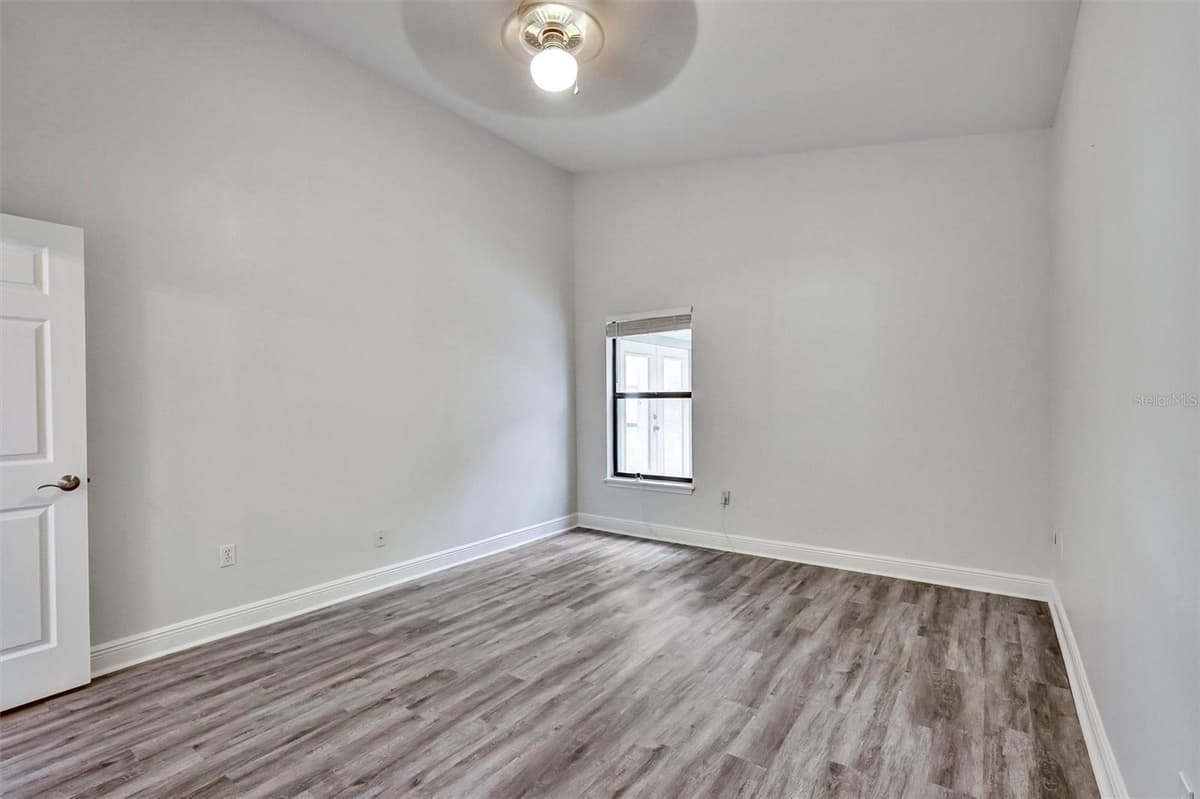 7861 PINE TRACE DRIVE — photo 23 of 36