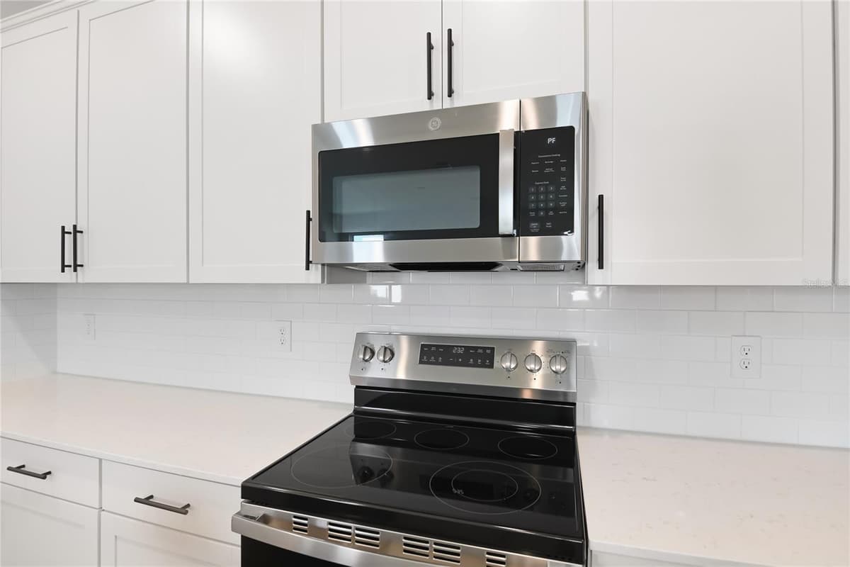 4235 SAWTOOTH COURT — photo 8 of 19