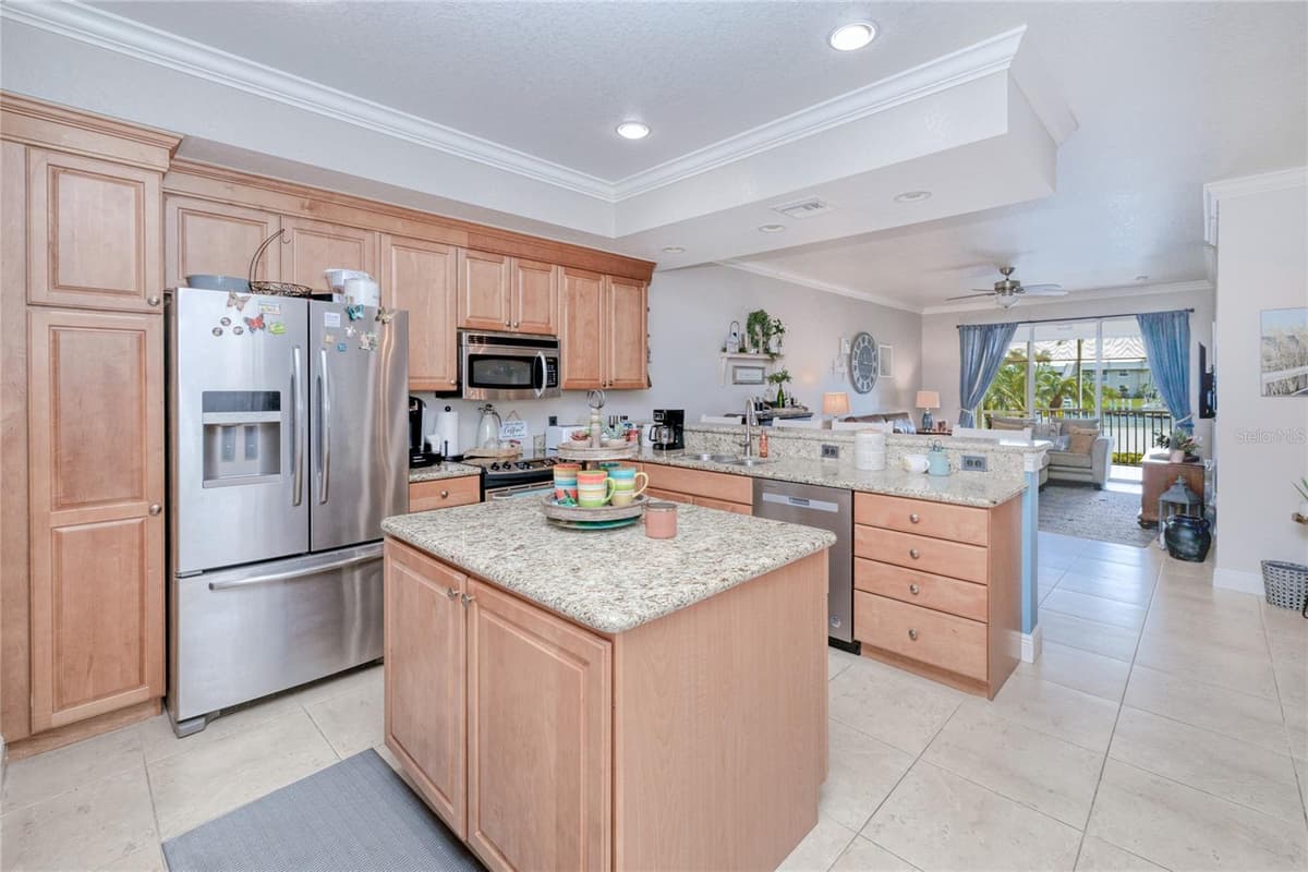 3228 PURPLE MARTIN DRIVE — photo 10 of 47