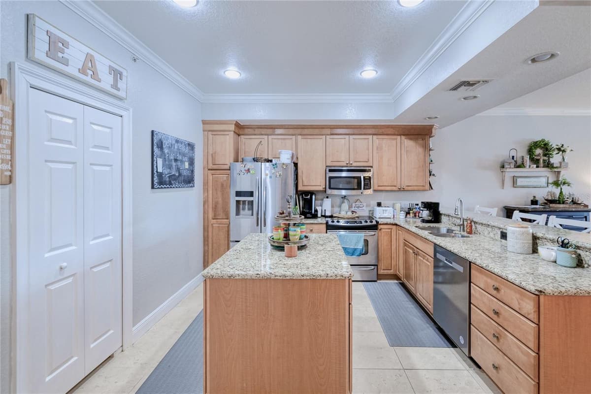 3228 PURPLE MARTIN DRIVE — photo 8 of 47