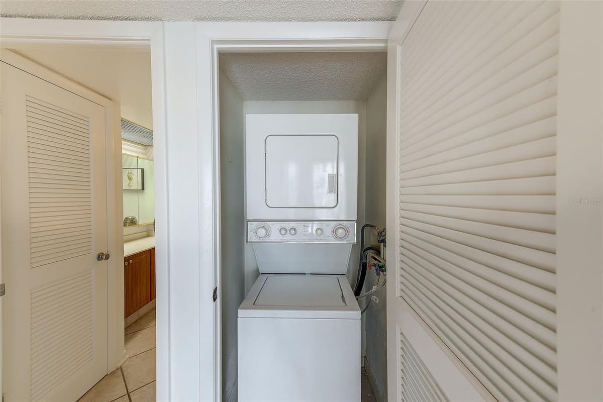 220 BELLEVIEW BOULEVARD — photo 18 of 61