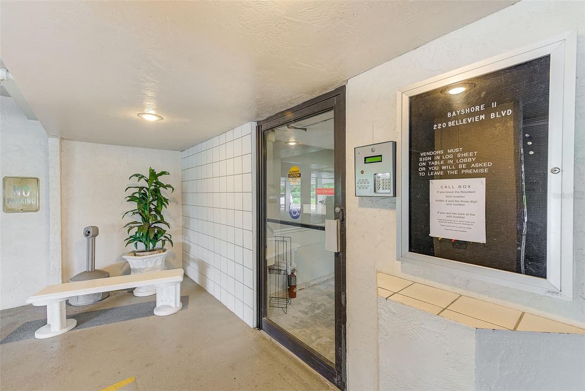 220 BELLEVIEW BOULEVARD — photo 43 of 61