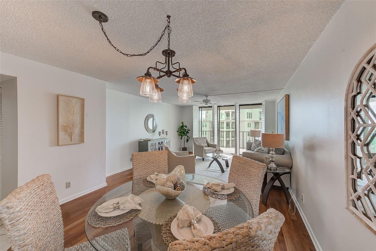 220 BELLEVIEW BOULEVARD — photo 3 of 61