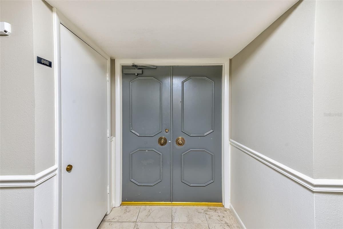 220 BELLEVIEW BOULEVARD — photo 30 of 61