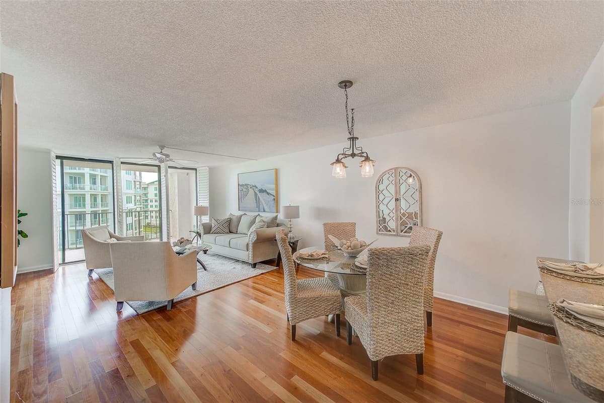 220 BELLEVIEW BOULEVARD — photo 5 of 61