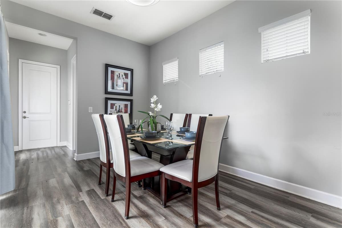 1407 FAIRVIEW CIRCLE — photo 18 of 68
