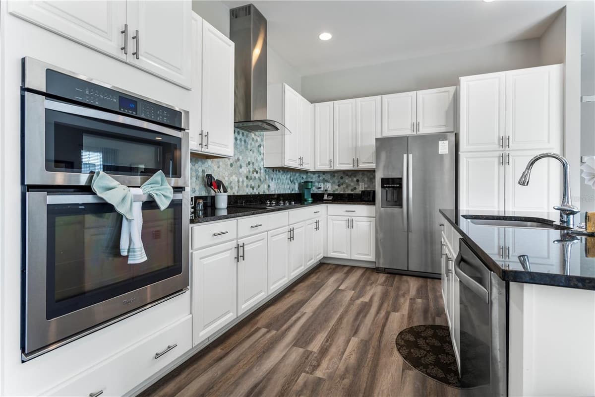 1407 FAIRVIEW CIRCLE — photo 14 of 68