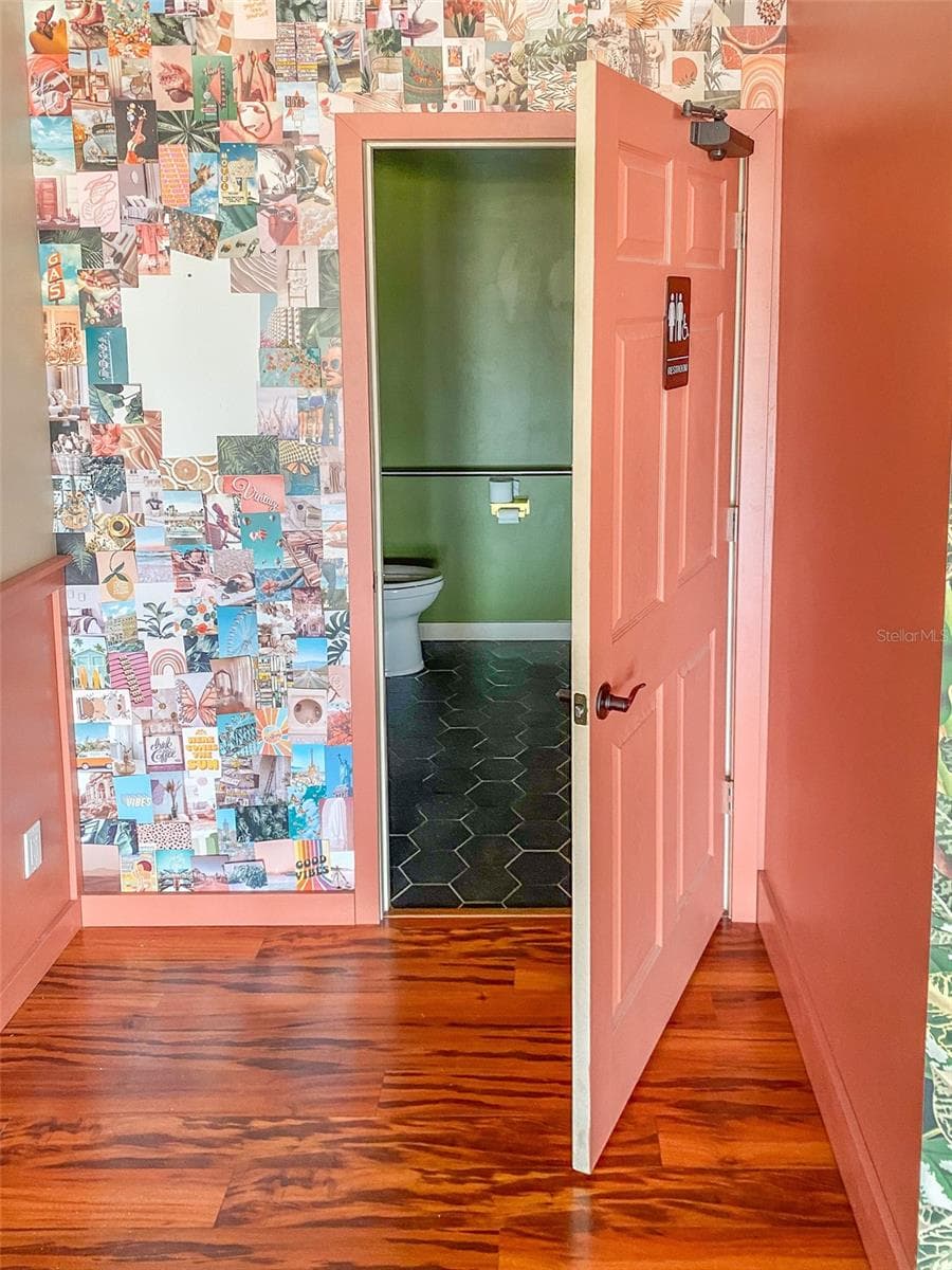 7421 MANATEE AVENUE — photo 6 of 7
