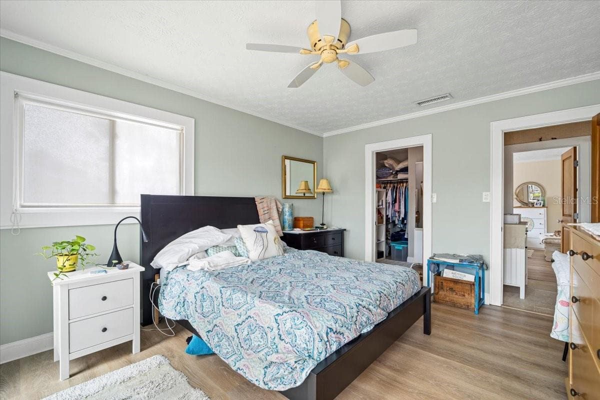 93 DOLPHIN DRIVE — photo 3 of 47